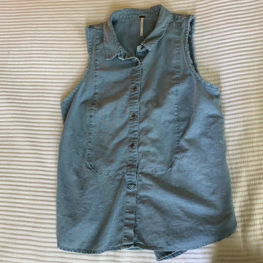 Free people Denim sleeveless shirt size small